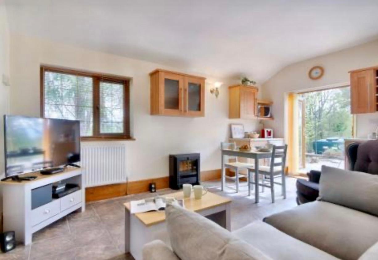Mountain View Cottage, Hot Tub , Stunning Views Llanhamlach Exterior photo