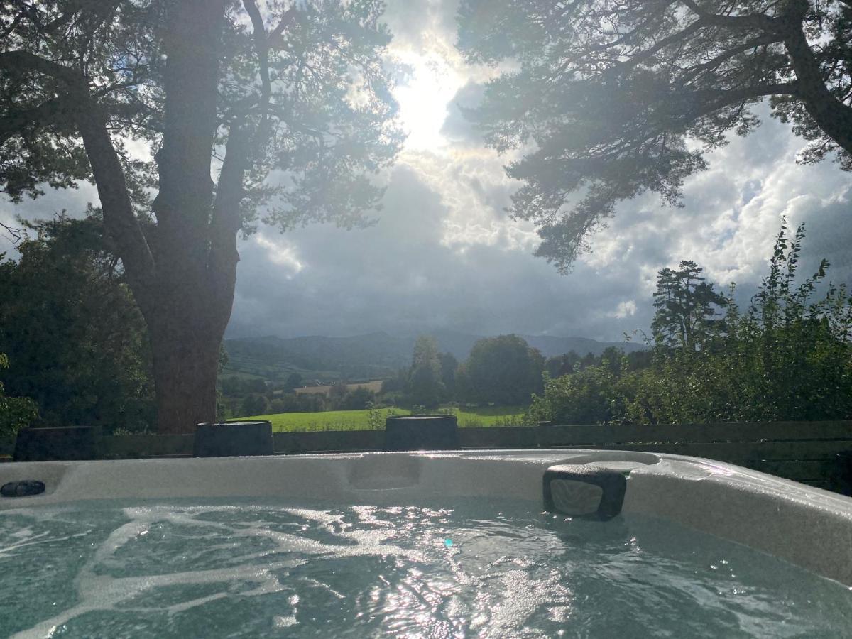 Mountain View Cottage, Hot Tub , Stunning Views Llanhamlach Exterior photo