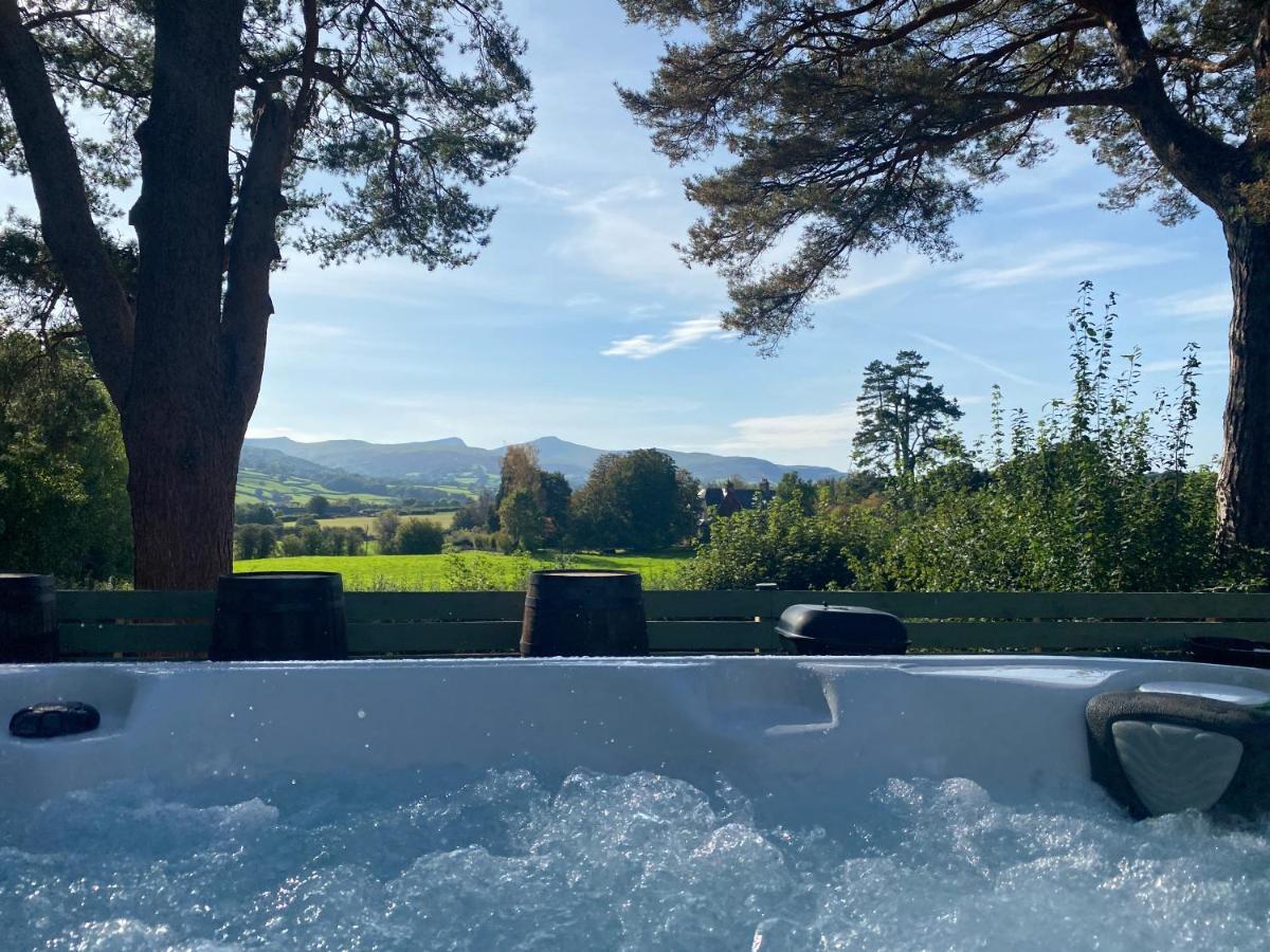 Mountain View Cottage, Hot Tub , Stunning Views Llanhamlach Exterior photo