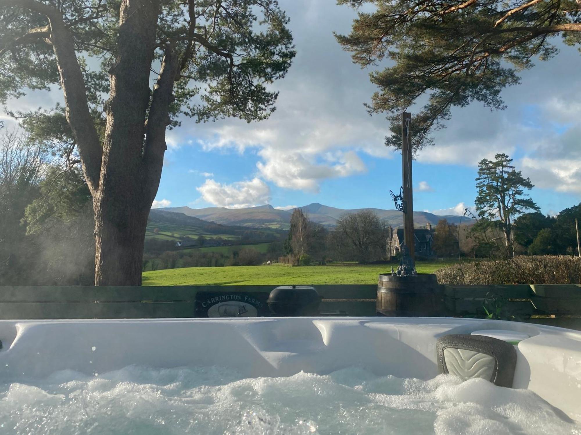Mountain View Cottage, Hot Tub , Stunning Views Llanhamlach Exterior photo